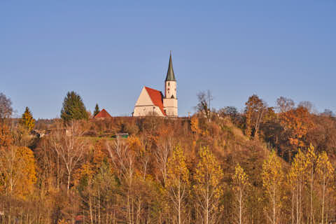 Gemeinde Stubenberg Landkreis Rottal-Inn Kirche St. Georg Landschaft (Dirschl Johann) Deutschland PAN